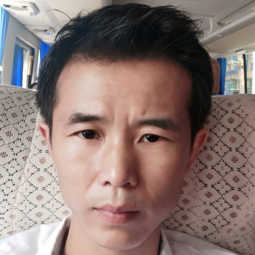 镜子凝眸傲娇的照片