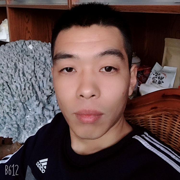 服饰复杂的照片