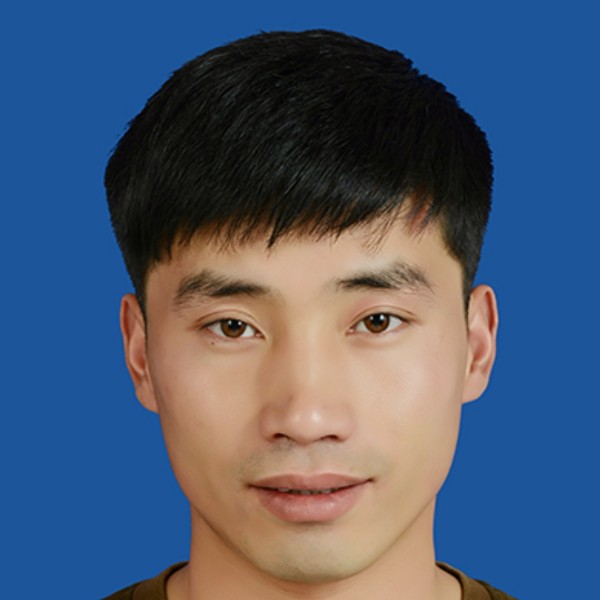 大伯很无奈的照片