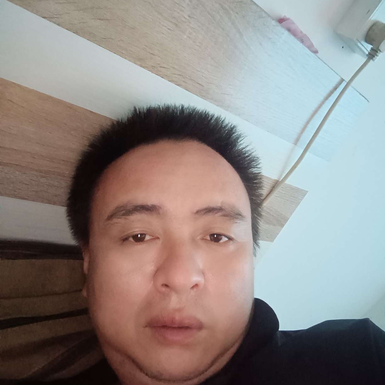 缓慢踢美女的照片