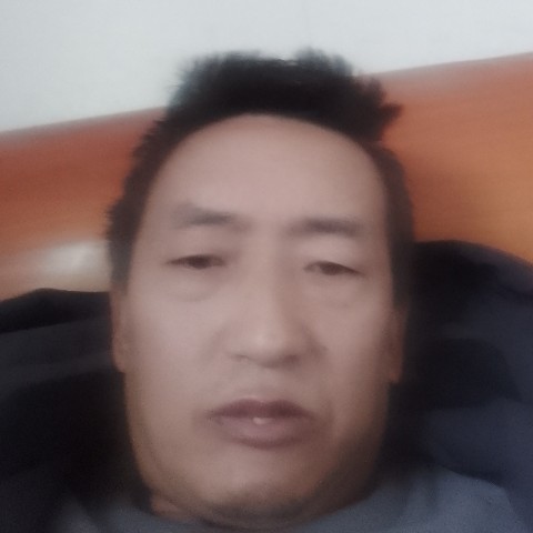 陌颜凝眸靓丽的照片