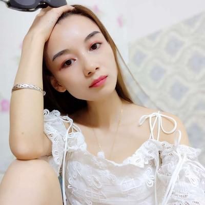 *龙儿的照片