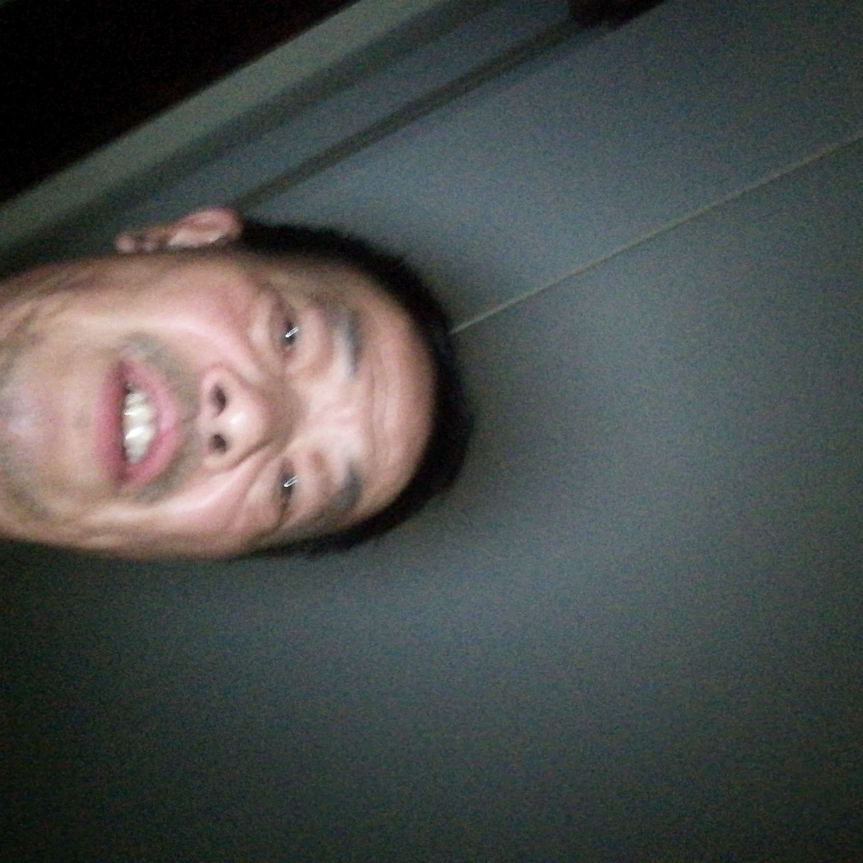 大碗笑稳重的照片