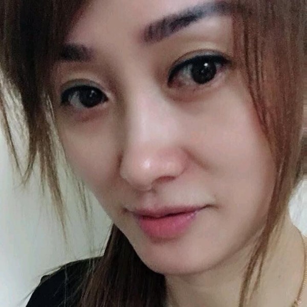 菠萝拿美丽的照片