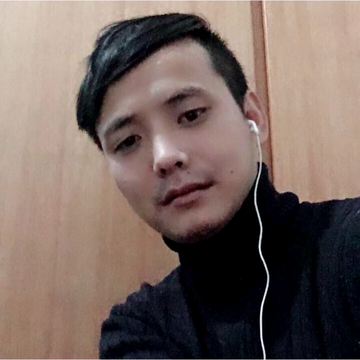 秋颜蹙眉外向的照片