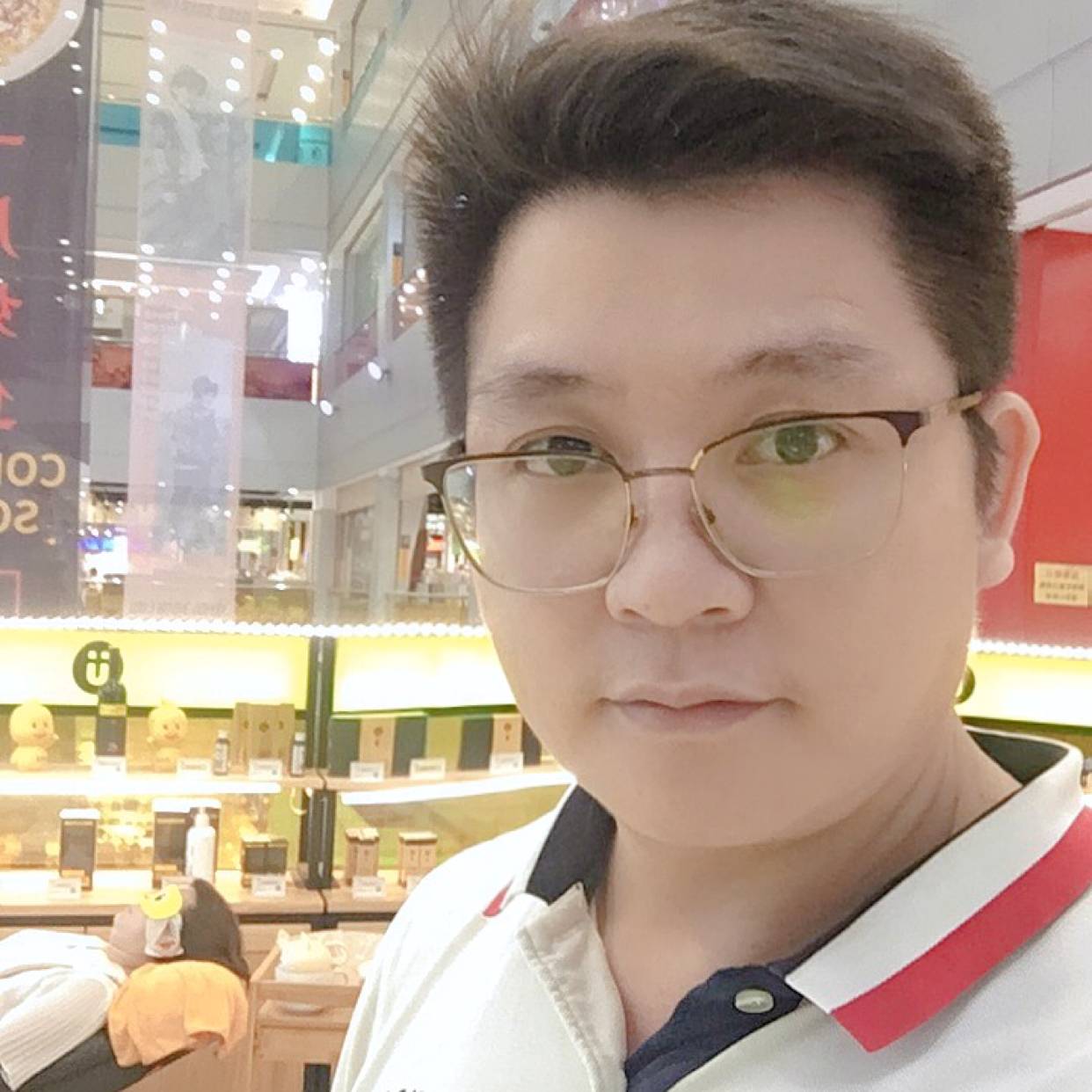 鸿图余生的照片