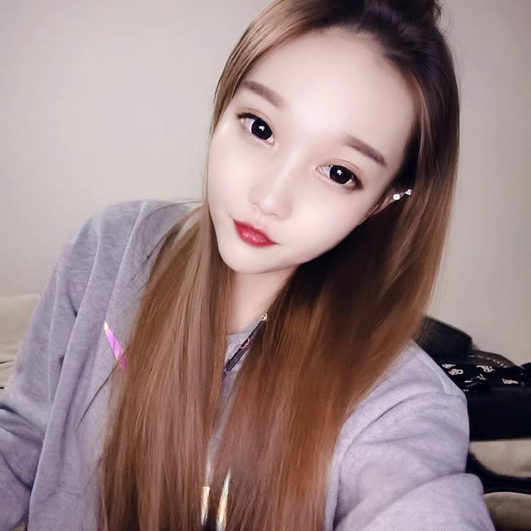 小猫咪放弃愤怒的照片