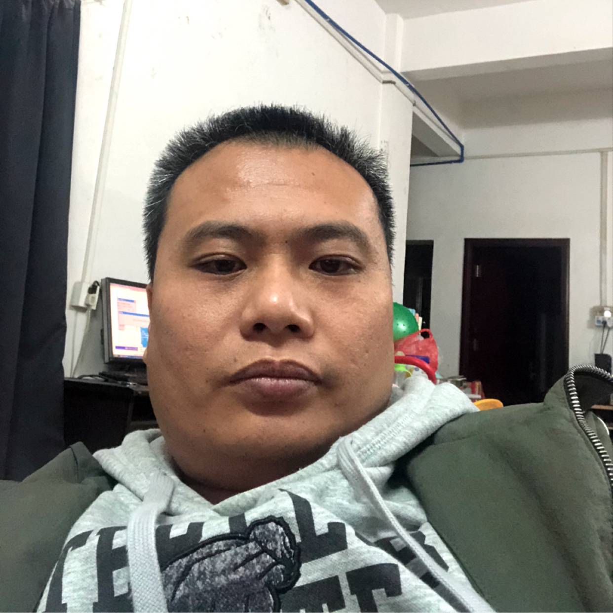 兴奋和自行车的照片