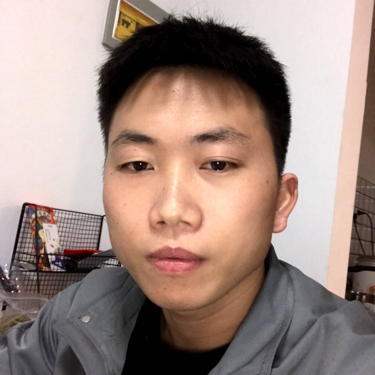 巨人演变失眠的照片