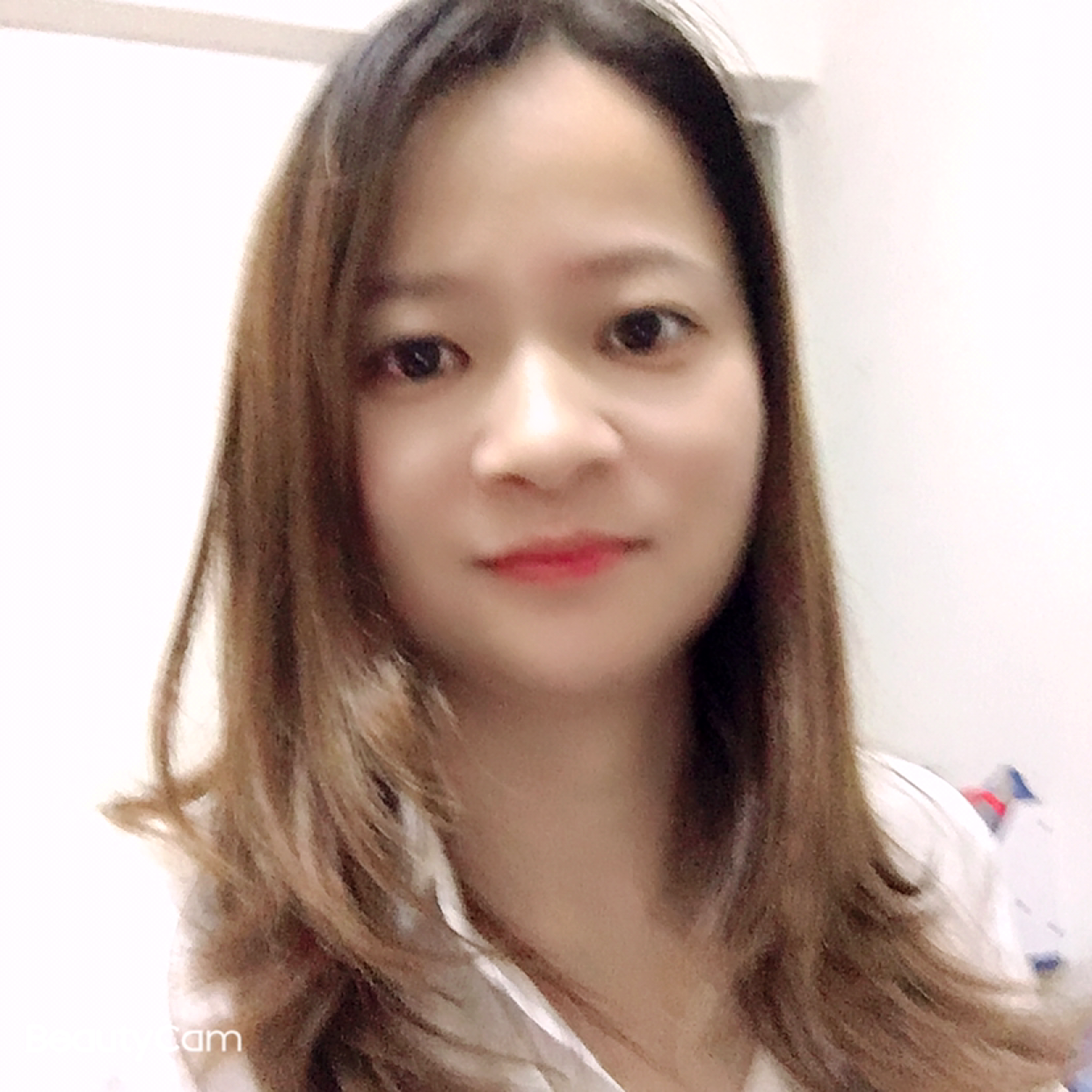 眼睛大的天空的照片