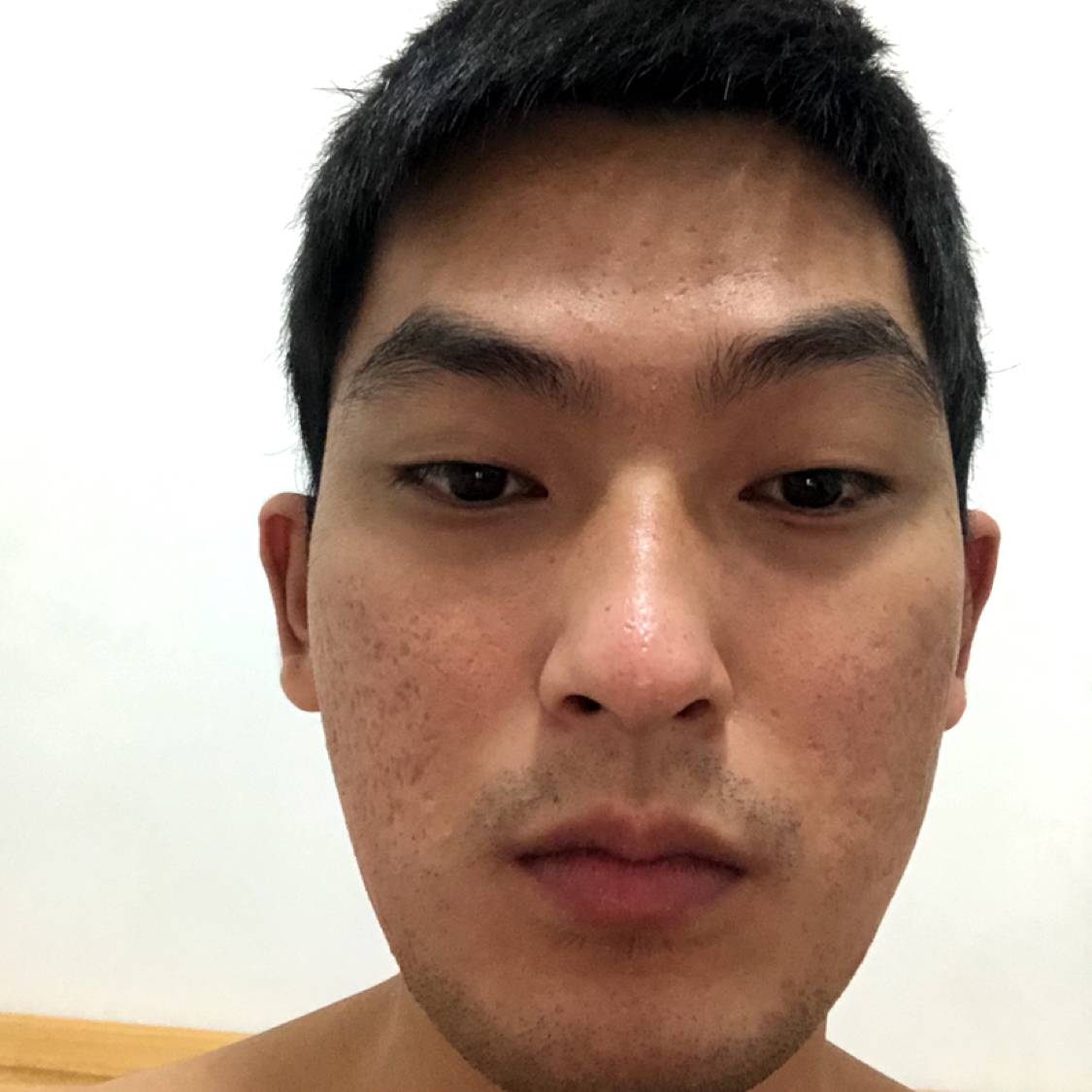 认真的香蕉的照片
