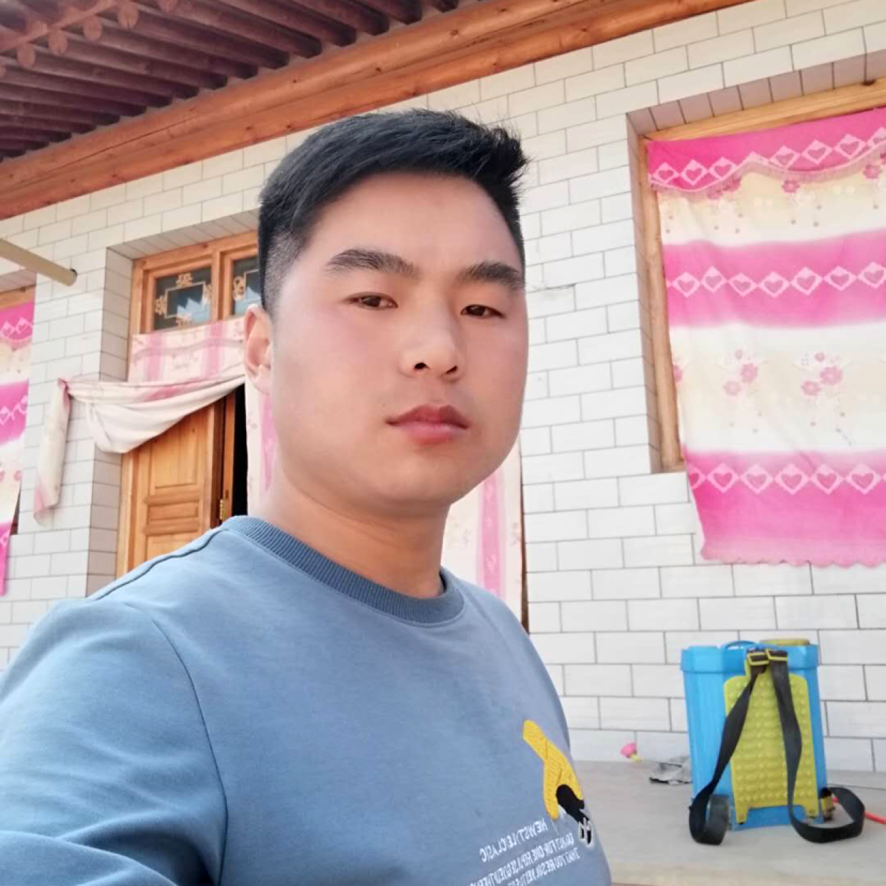 等你:!的照片