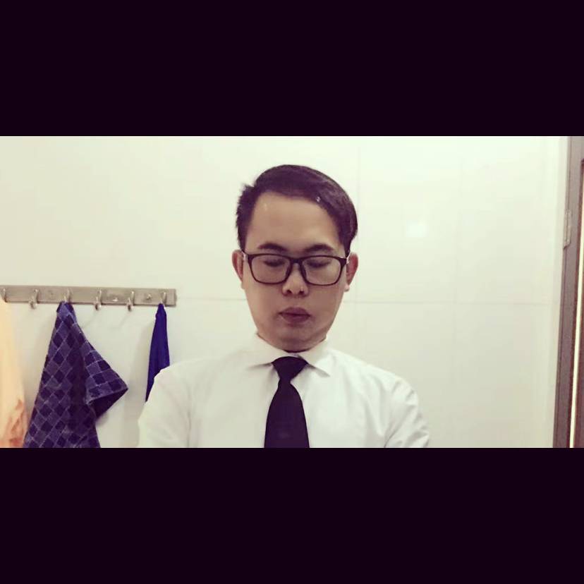 活泼笑小松鼠的照片