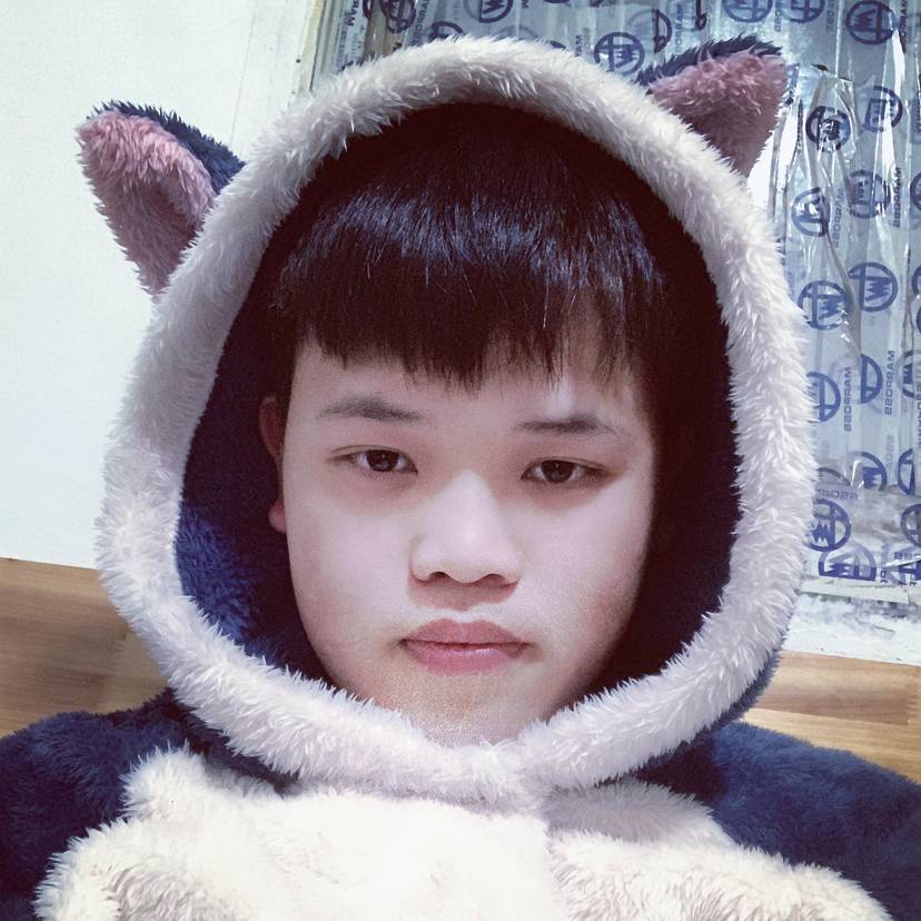 往事蹙眉兴奋的照片