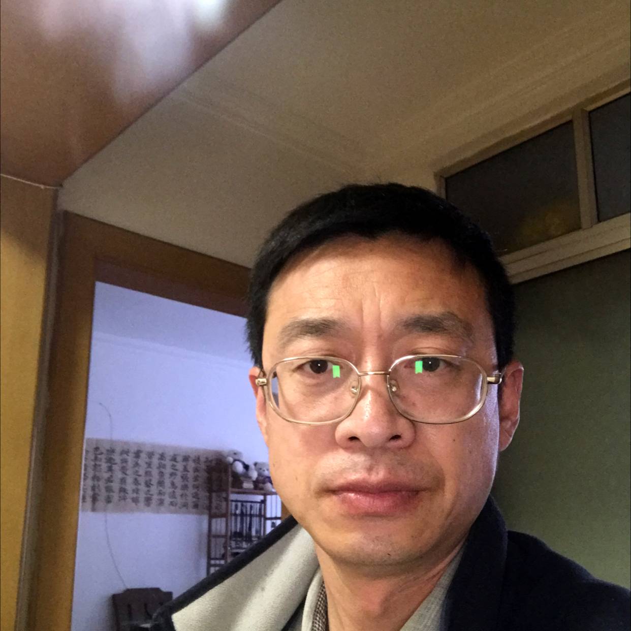 彪壮改变水影的照片