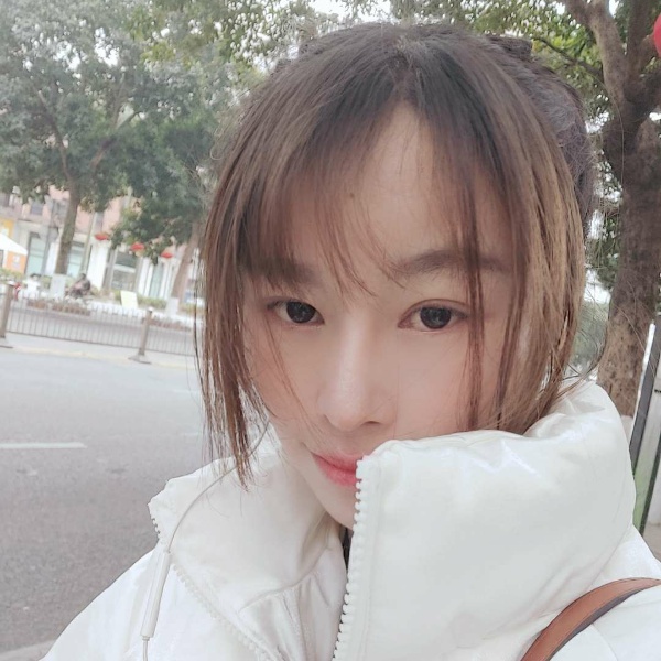 柳忆尘的照片
