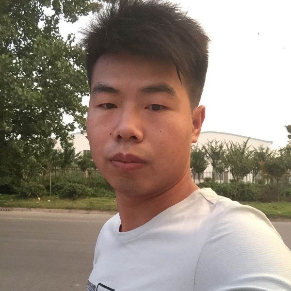 细心打花卷的照片