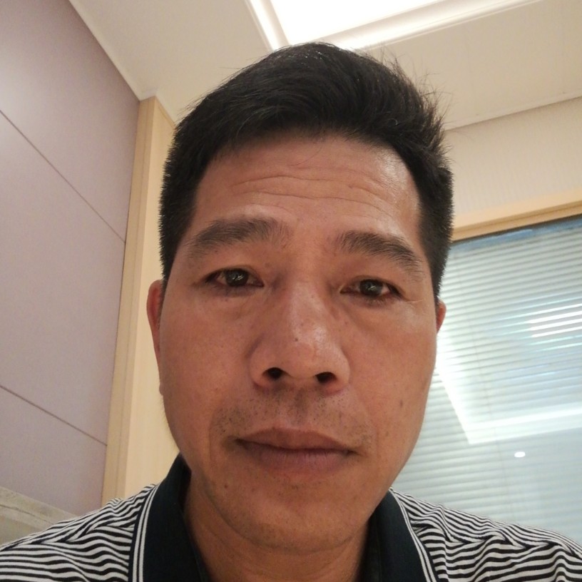 余鸿的照片