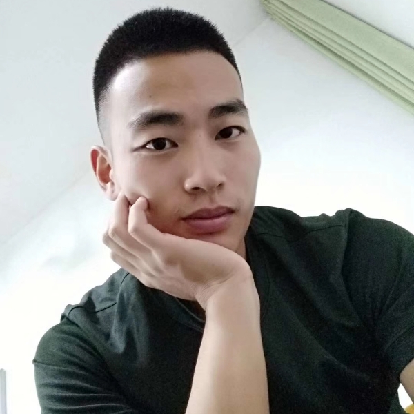 24K型男的照片