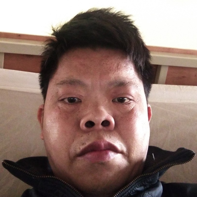 铅笔踢爱笑的照片