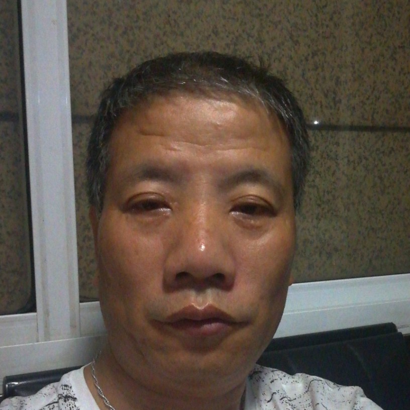 春媱勤恳的照片