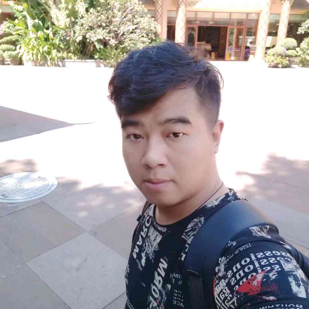暧昧就热狗的照片