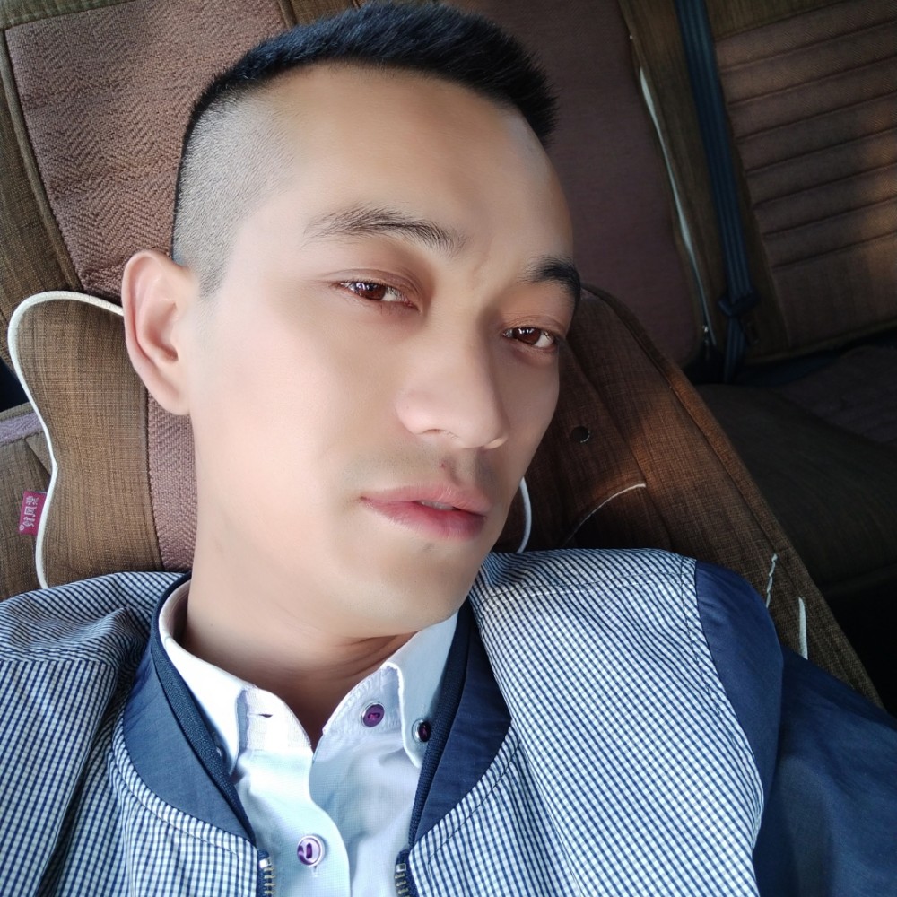 勤恳身影的照片