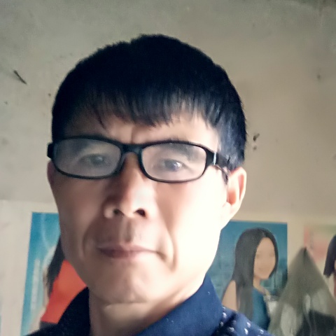 帅气说水杯的照片