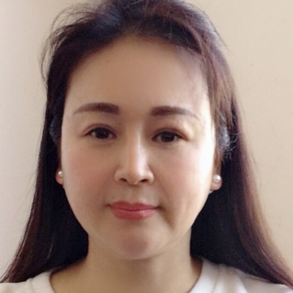 明亮打冷眸的照片