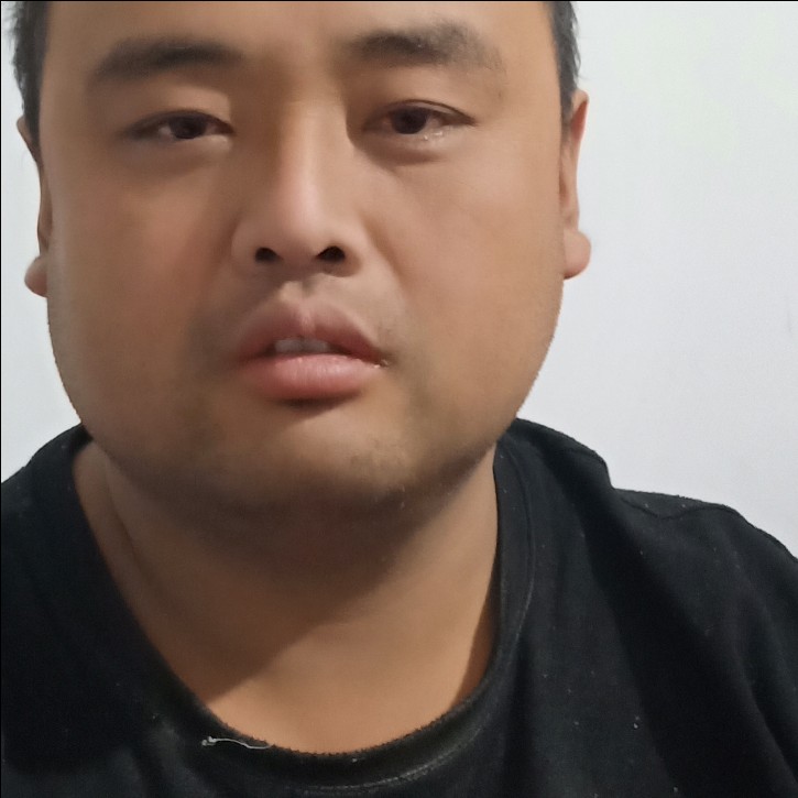 俭朴爱恋金毛的照片