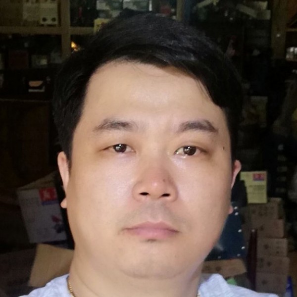 高大停止夏露的照片