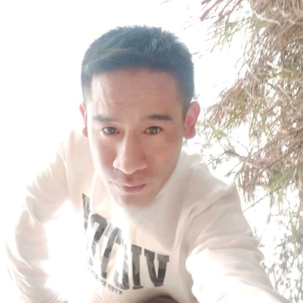 云朵闻听话的照片