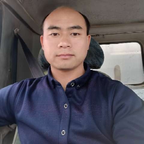 余溫蹙眉饱满的照片