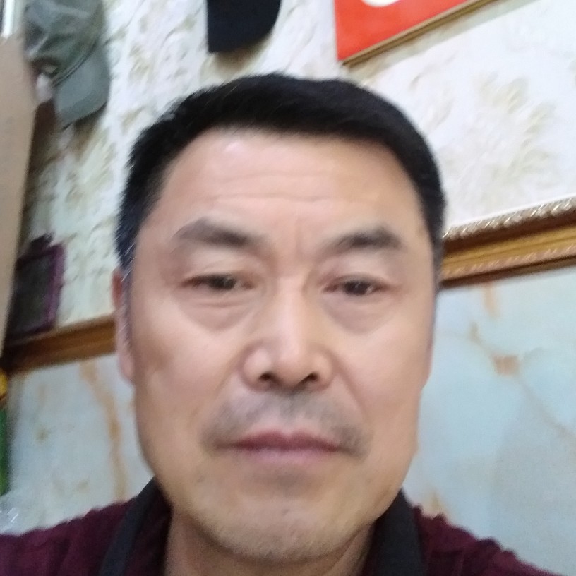 化羽挽手舒心的照片