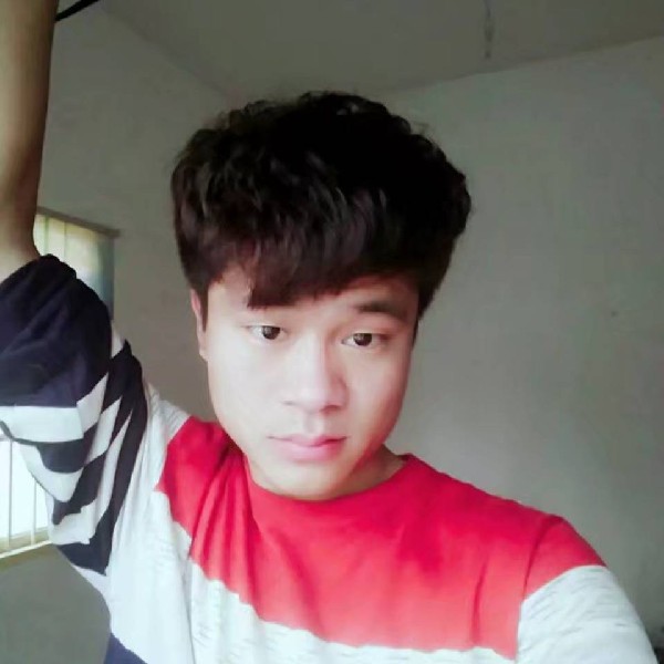 你逗她笑还陪她闹的照片