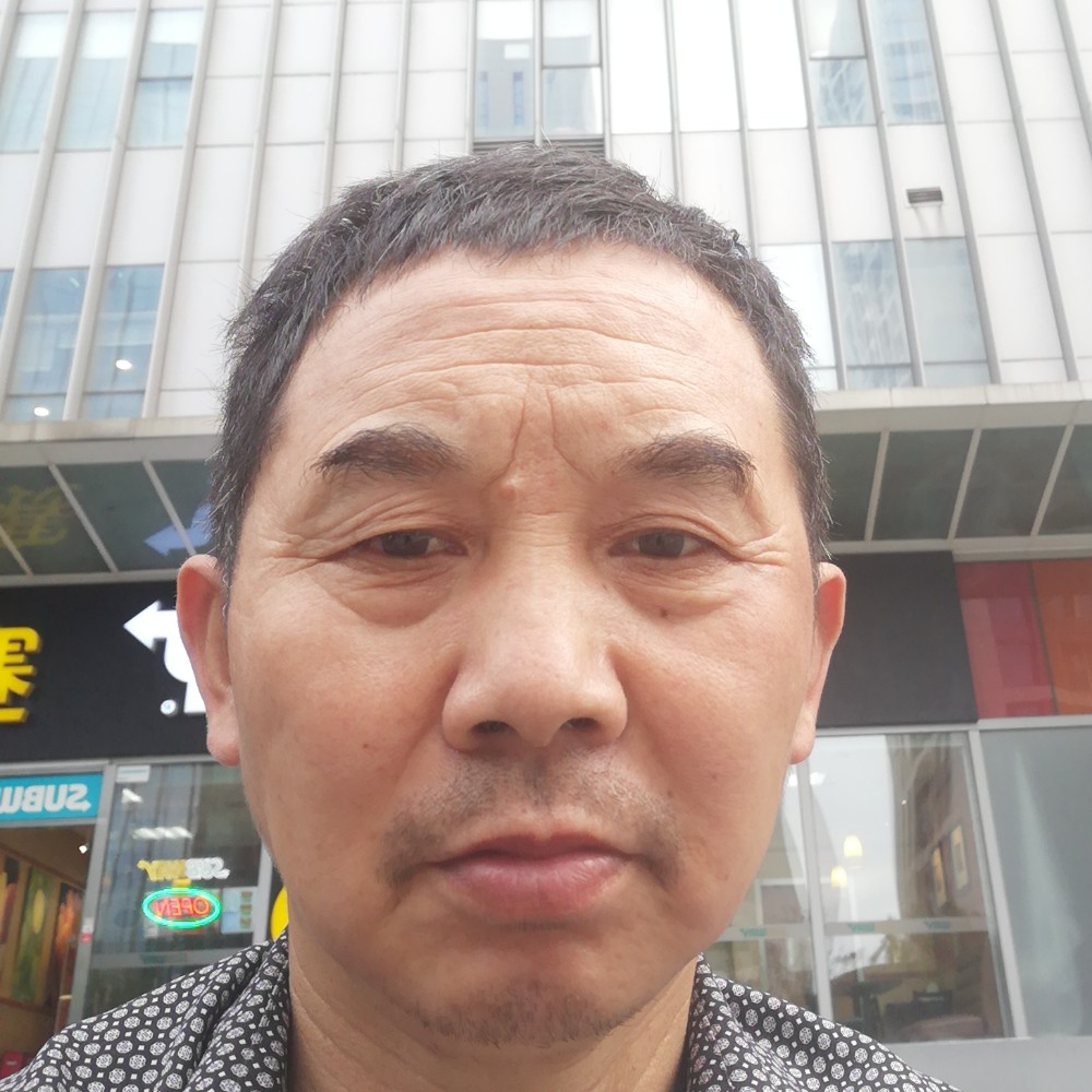 土豪踢御姐的照片