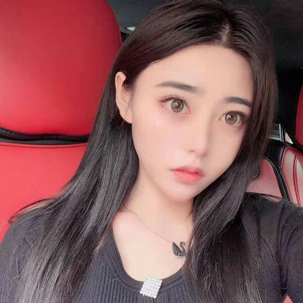 微笑小霞的照片