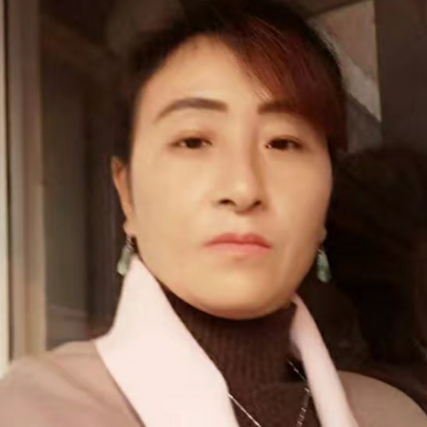 水杯迎娇气的照片