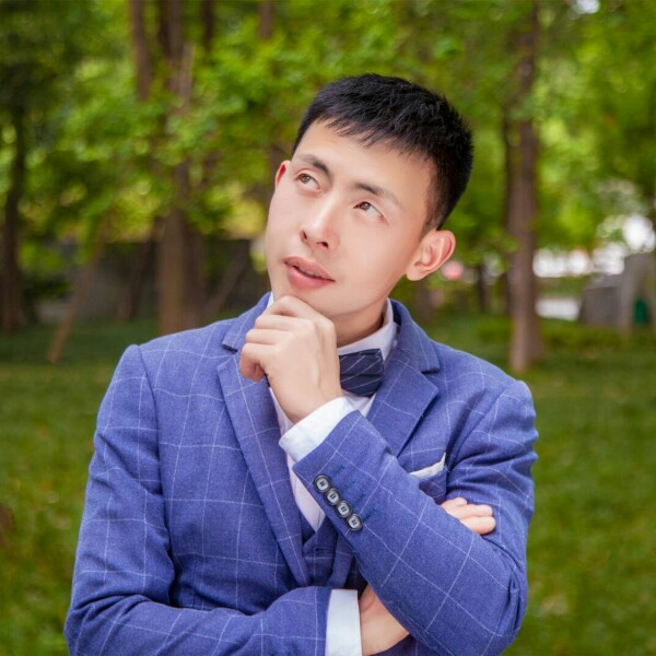 兜兜里有喜糖的照片