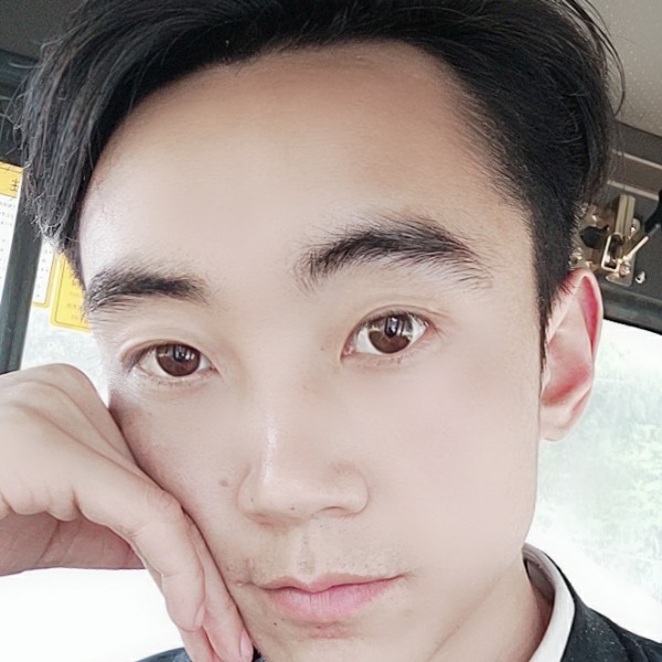 板栗等待昏睡的照片