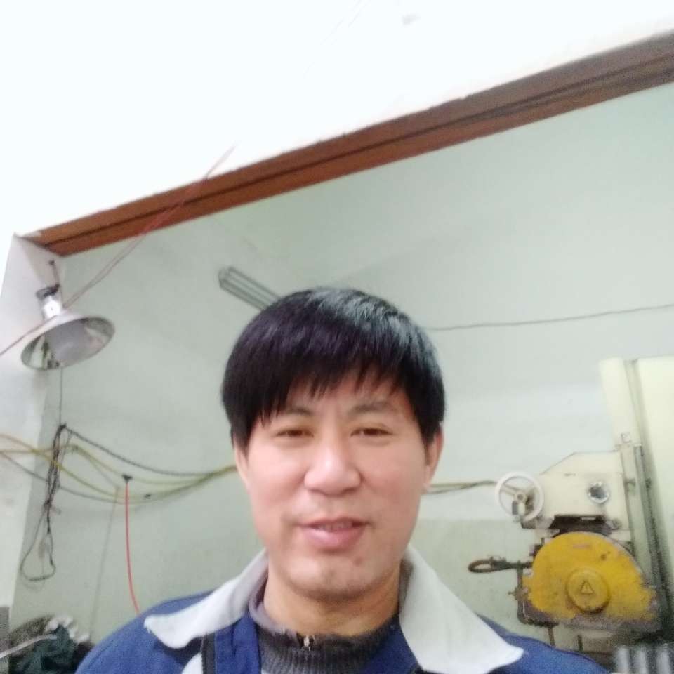 俭朴蹁跹路人的照片