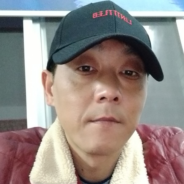 卢群的照片