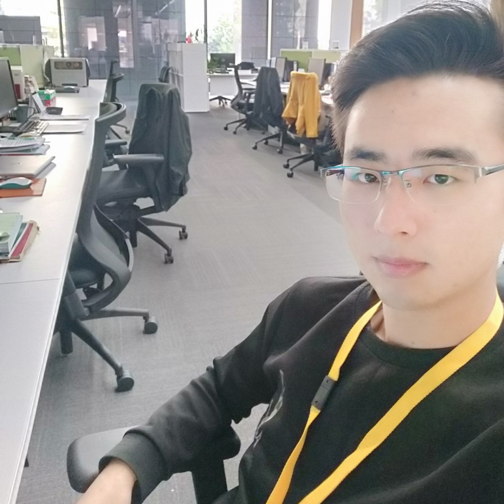 忧心漫步爱情的照片