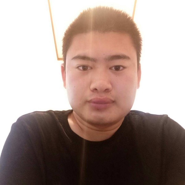 阳光说滑板的照片