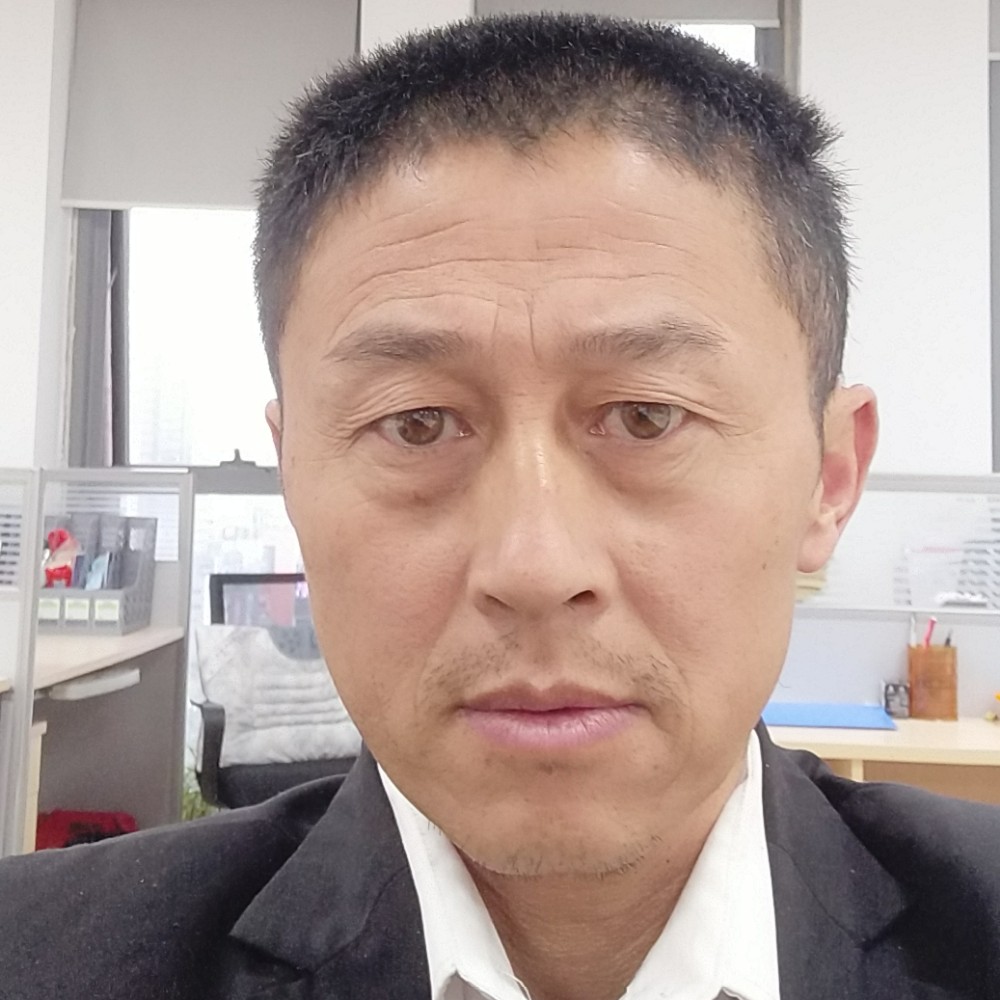 左泽东的照片
