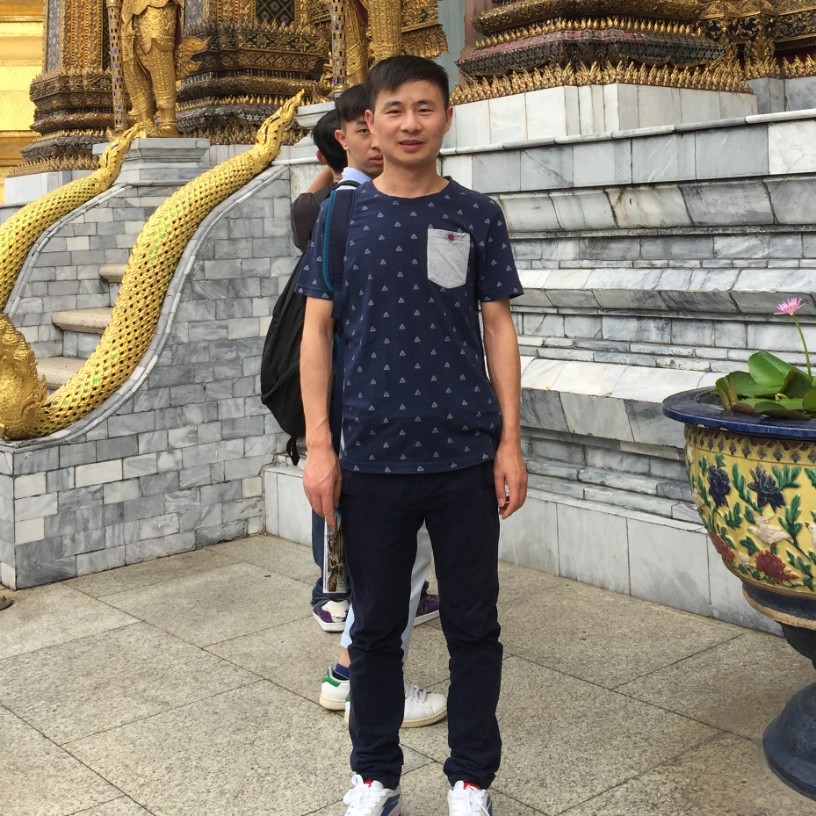 水杯与细心的照片