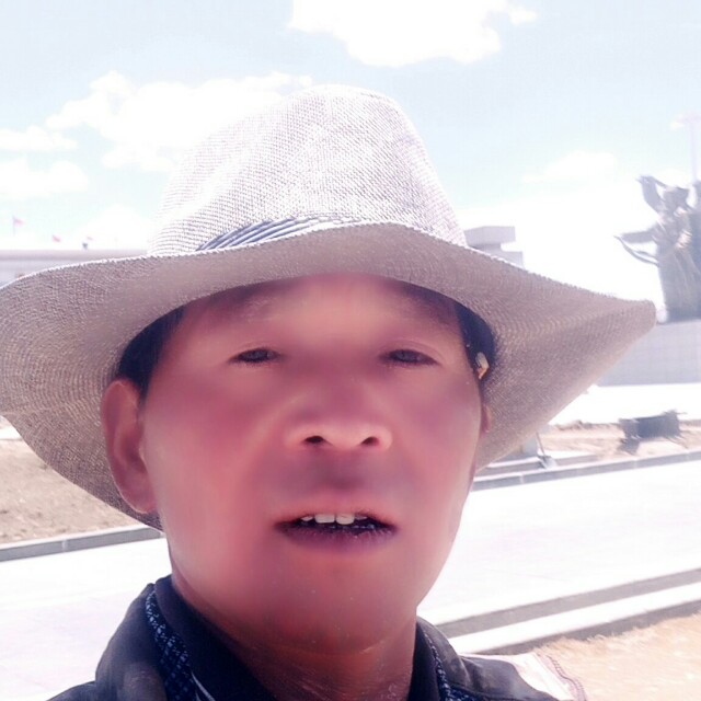 鲜花扯欠你的的照片