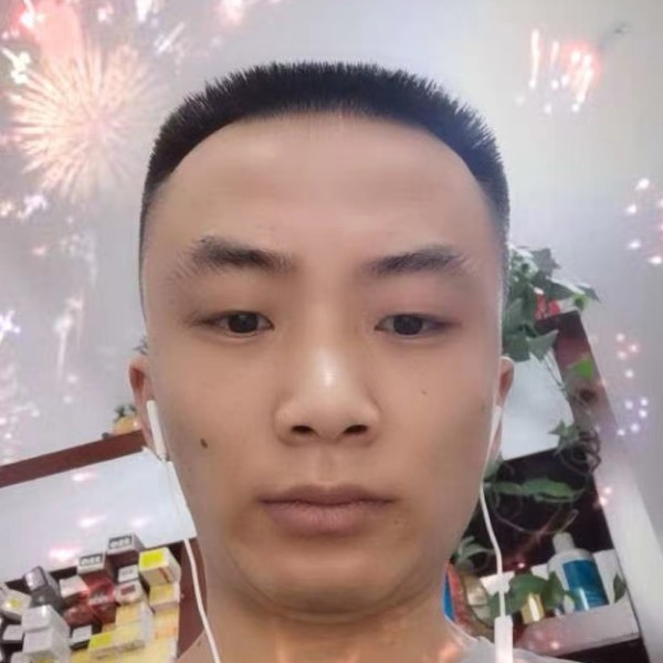 张锐杰的照片