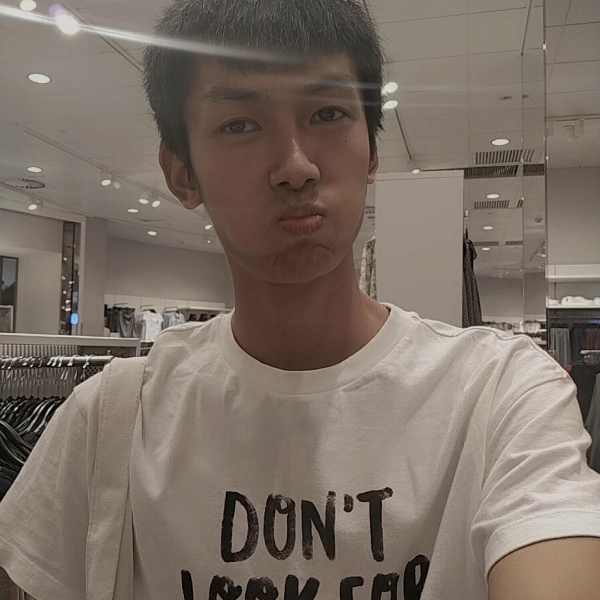 小松鼠和隐形的照片