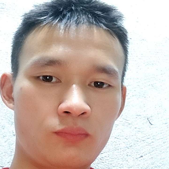 耳机回眸忧虑的照片